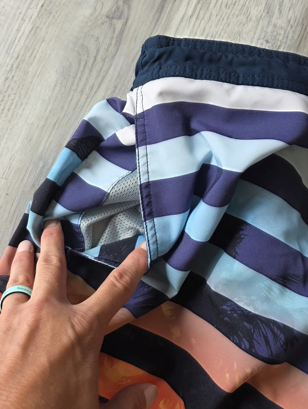Speedo Men’s Large Multicolor Striped Swim Trunks